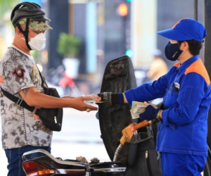 Giá xăng ngày mai về dưới 20.000 đồng/lít?