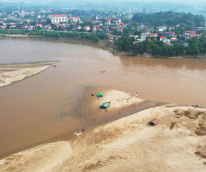 Đã tìm thấy 5 thi thể học sinh mất tích ở bãi sông Hồng