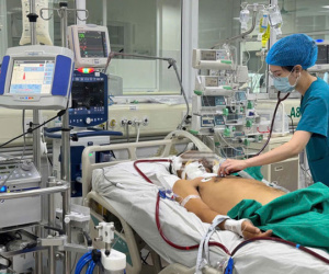 Người đàn ông lái máy xúc nguy kịch vì bị vi khuẩn 'ăn thịt người' tấn công