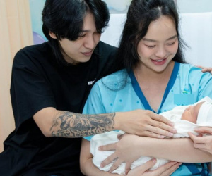 1 Hoa hậu và chồng ca sĩ Vbiz xác nhận đã âm thầm đón con đầu lòng