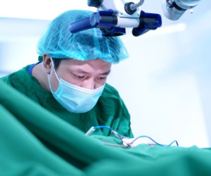 Thanh niên đau đớn nhập viện vì 'đứt phanh' khi thủ dâm