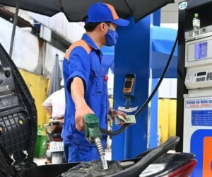 Giá xăng ngày mai quay đầu tăng?