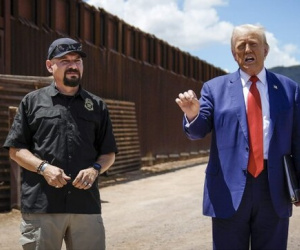 Thông báo của ông Trump gây chấn động thị trường quốc tế