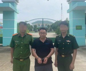 Bắt đối tượng người nước ngoài bị truy nã vì 'yêu' bé gái dưới 16 tuổi