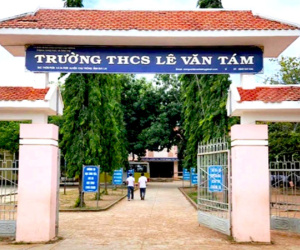 Nghi vấn hiệu trưởng không đi làm cả tháng vì bị...đòi nợ