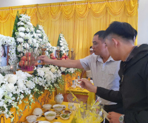 Tang lễ 4 người tử vong thương tâm trong vụ cháy ở Nha Trang: Xót xa hình ảnh những chiếc quan tài đặt cạnh nhau