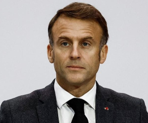 Tổng thống Pháp Emmanuel Macron đối mặt với áp lực từ chức