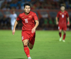 AFF Cup: Lựa chọn kỳ lạ của ông Troussier trở thành 'bảo kiếm' trong tay HLV Kim Sang-sik?