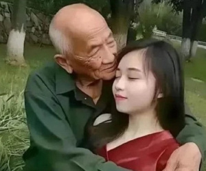 Cô gái 23 tuổi cưới cụ ông 80 tuổi khiến bố mẹ 'khóc như mưa'