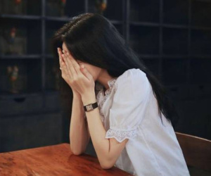 Con dâu 'nghẹt thở' vì bố chồng gia trưởng, sống chung một năm sụt 8kg