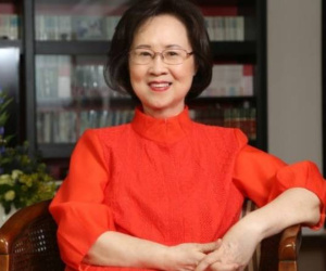 Quỳnh Dao từng tuyệt vọng tự tử vì bị cấm yêu thầy giáo góa vợ hơn 25 tuổi
