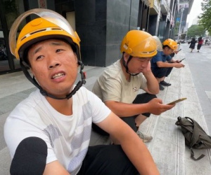 Một thời kiếm khá, giờ khổ hơn công nhân, tài xế giao đồ ăn cay đắng: 'Họ muốn gì? - Muốn tôi chết sao?'