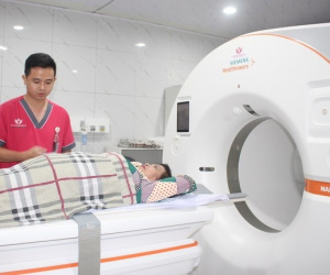 'Tiền mất tật mang' khi ôm chục tỷ đồng ra nước ngoài trị bệnh