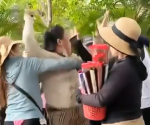 Nhóm người bán hàng rong xô xát du khách nước ngoài ở Nha Trang