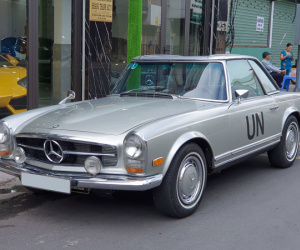 Ông Đặng Lê Nguyên Vũ tậu xế cổ Mercedes-Benz 280 SL