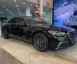 Bất động sản khốn khó, có doanh nghiệp vẫn thưởng Tết hẳn xe Mercedes
