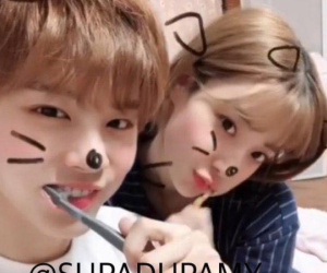 Chưa đến 1/1, mỹ nam đã lộ ảnh tình cảm đồng thời với cả nữ chính Hẹn Hò Chốn Công Sở và mỹ nhân April