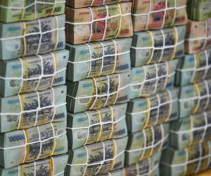 Để người mặc áo có túi vào kho tiền, ngân hàng bị thanh tra nhắc nhở