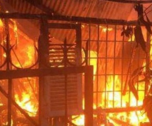 Tìm gặp không được, cụ ông 90 tuổi đốt nhà bạn gái cũ