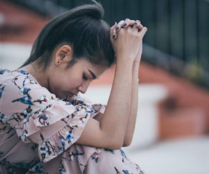 Mẹ chồng bắt con dâu mới sinh dậy nấu cơm cho chồng, tôi ngoan ngoãn nấu nướng nhưng khi mâm cơm được bê ra, cả nhà chết điếng