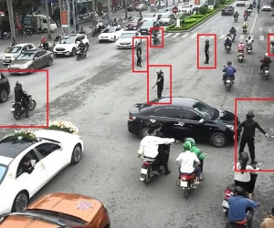 Khởi tố 5 bị can vụ vệ sĩ chặn đường, điều tiết cho đoàn xe đám cưới