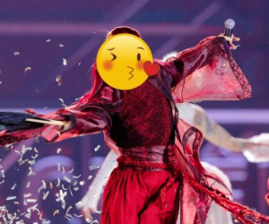 Mỹ nam cổ trang đẹp khuynh đảo concert Anh Trai Vượt Ngàn Chông Gai: Nhan sắc phi giới tính tuổi U40 đáng ngưỡng mộ