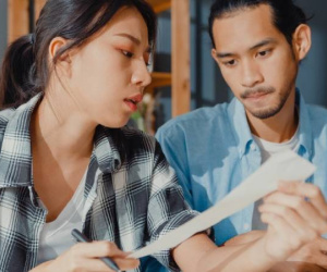 Lương chồng 30 triệu/tháng nhưng 7 năm nay không đưa cho vợ đồng nào, còn thách thức một câu khiến tôi 'đứng hình'