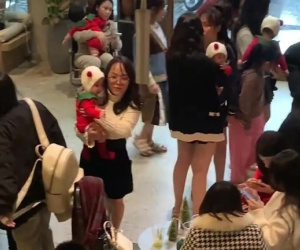 1 mét vuông 10 'yêu tinh' Giáng sinh: Sự thật về màn 'đụng hàng' quy mô lớn chưa từng thấy của 'hội không răng'