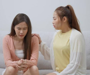 Sáng sớm, vợ chồng cô hàng xóm đã hỏi vay tôi 500 triệu, tôi định đồng ý thì chồng nói thầm một câu đầy bất ngờ