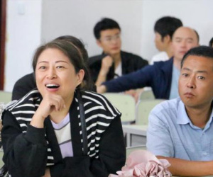 Phụ huynh Hà Nội lại tranh luận 1 vấn đề 'nóng bỏng' tay: Bỏ thì bao nhiêu cố gắng thành công cốc, giữ thì có quá bất công?