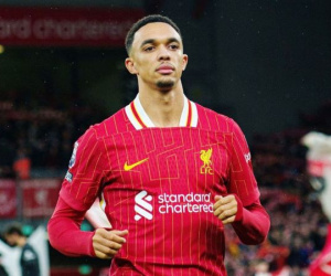 Alexander-Arnold chê đề nghị tăng lương mới nhất của Liverpool