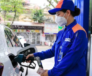 Giá xăng dầu đồng loạt tăng vào ngày mai?