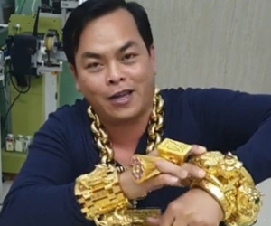 Thói ăn chơi 'khét tiếng' của đại gia thích khoe vàng rồi xộ khám