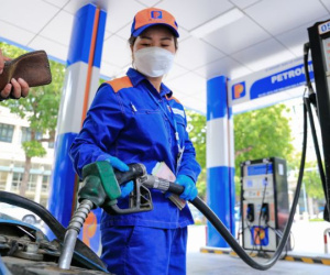 Giá xăng RON 95 tăng lần thứ hai liên tiếp