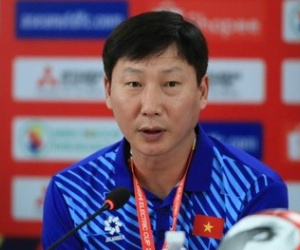 HLV Kim Sang-sik háo hức chờ Nguyễn Xuân Son xung trận, hé lộ vị trí của Tiến Linh khi ĐTVN có tiền đạo nhập tịch