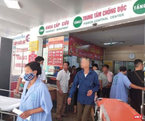 2 người tử vong, 15 người cấp cứu sau khi ăn tại một trung tâm hội nghị ở Hà Nội: Người tham gia đưa rượu ở ngoài vào nhà hàng