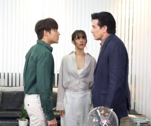 6 năm chưa ăn Tết nhà ngoại, năm nay tôi đặt vé cho cả nhà về, nào ngờ bố chồng tức giận ném hết quần áo của con dâu ra khỏi nhà