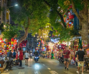 Ảnh: Khắp nơi ở Hà Nội tràn ngập không khí Giáng Sinh, lên phố chụp ảnh ngay thôi!