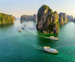 Không có chuyện 'Vịnh Hạ Long bị xem xét loại khỏi danh sách Di sản thế giới'