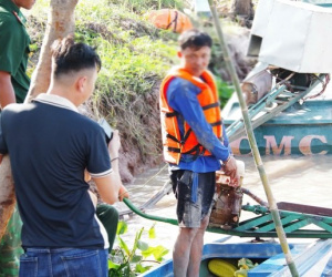 Phát hiện hơn 12 kg vàng quấn vào phần đuôi chiếc vỏ lãi