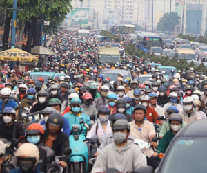 Kẹt xe 'trùng trùng, lớp lớp' đường cửa ngõ TPHCM ngày gần cuối năm
