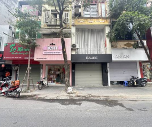 Loạt thương hiệu tại Hà Nội đóng cửa, trả mặt bằng: Phố Phạm Ngọc Thạch, Kim Mã… ‘chi chít’ bảng cho thuê