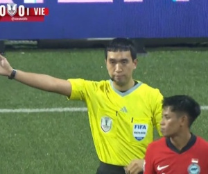 Trọng tài Hàn Quốc từ chối bàn thắng của Xuân Son, rút thẻ vàng cho HLV Kim Sang-sik là ai?