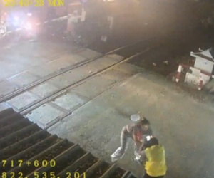 Nữ nhân viên gác tàu bị đánh gãy mũi: Kẻ ra tay liên tục nhắn tin xin lỗi, mong thông cảm?