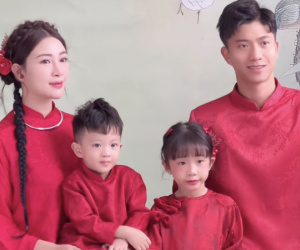'Cặp đôi vàng' làng bóng đá: Vợ từng vướng nghi vấn thứ 3 đến cuộc sống viên mãn, sở hữu đủ khách sạn, nhà hàng bạc tỉ