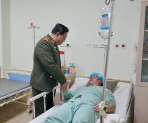 Chặn nhóm thanh niên vi phạm luật, thiếu tá tổ công tác 141 bị tông nhập viện