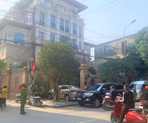 Công an khám xét nhà đại gia nghìn tỷ ở Nghệ An