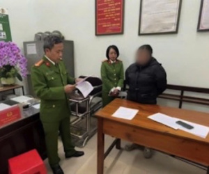 Bắt 2 người phụ nữ gây rối tại trụ sở cơ quan Nhà nước