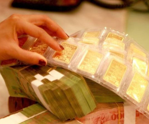 Giá vàng tăng 2 tuần liên tiếp, vì sao người mua bị lỗ?