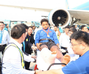 Xuân Son được phẫu thuật ngay sau khi về nước, phải nghỉ thi đấu bao lâu?